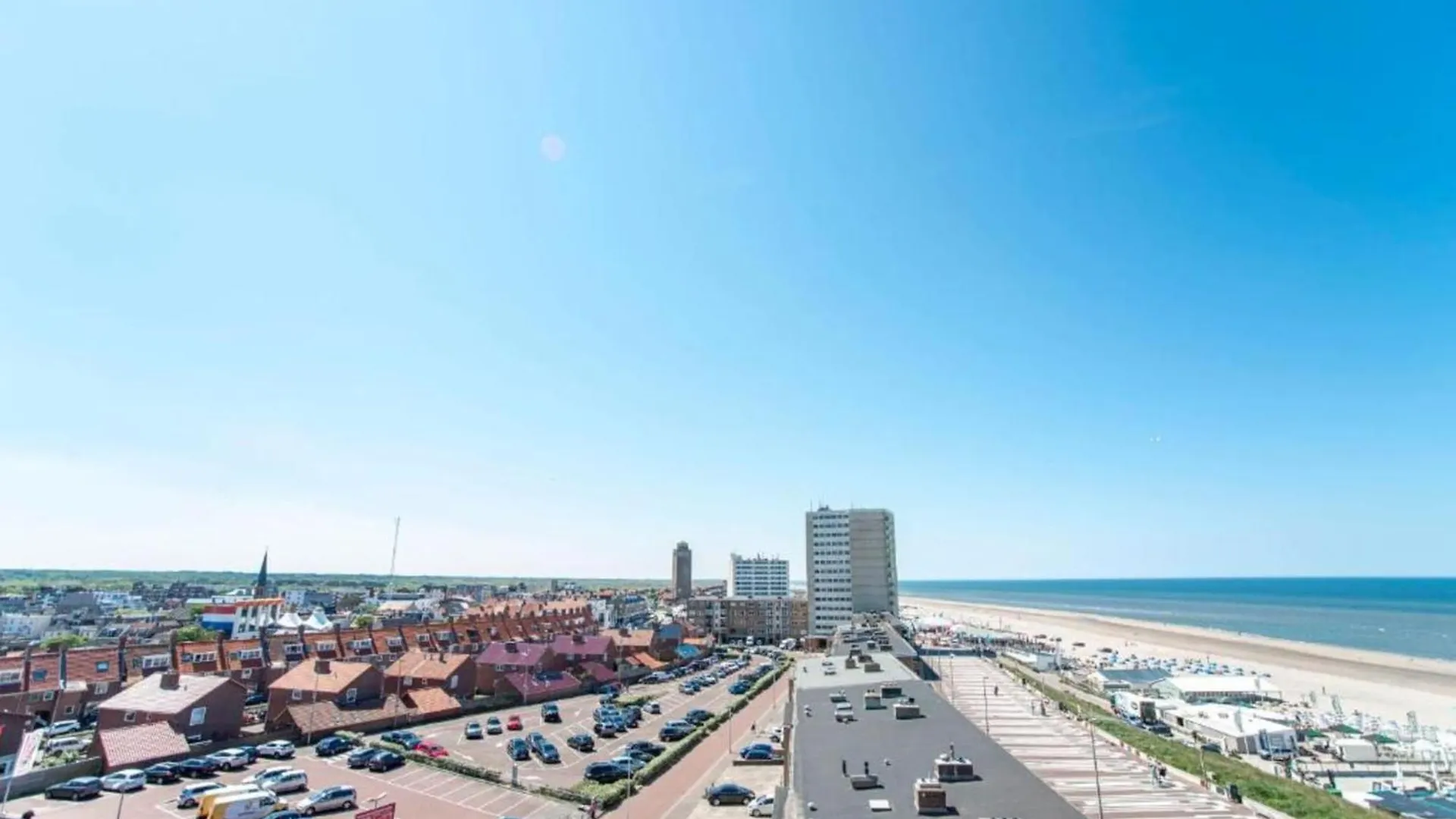 Sunny Spacious Apartment De Bijenkorf Zandvoort