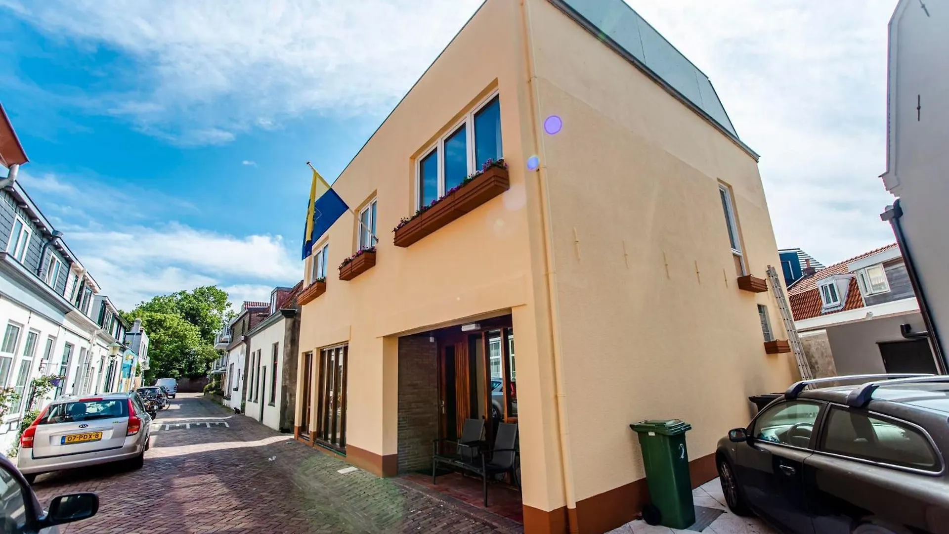 Sunny Spacious Apartment De Bijenkorf Zandvoort
